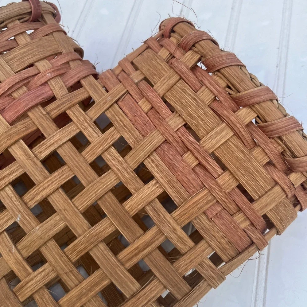 Handmade Heart Shaped Woven Wood Wall Basket Pocket Rustic Brown Lattice Decor